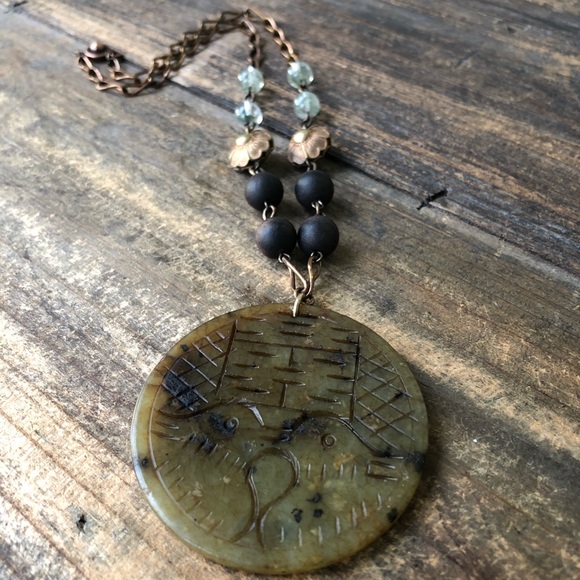 Oriental Blossom Serpentine Gemstone Necklace - Picture 3 of 10